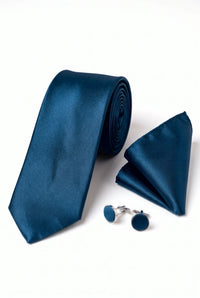 Set da uomo color verde acqua con cravatta, fazzoletto da taschino e gemelli.