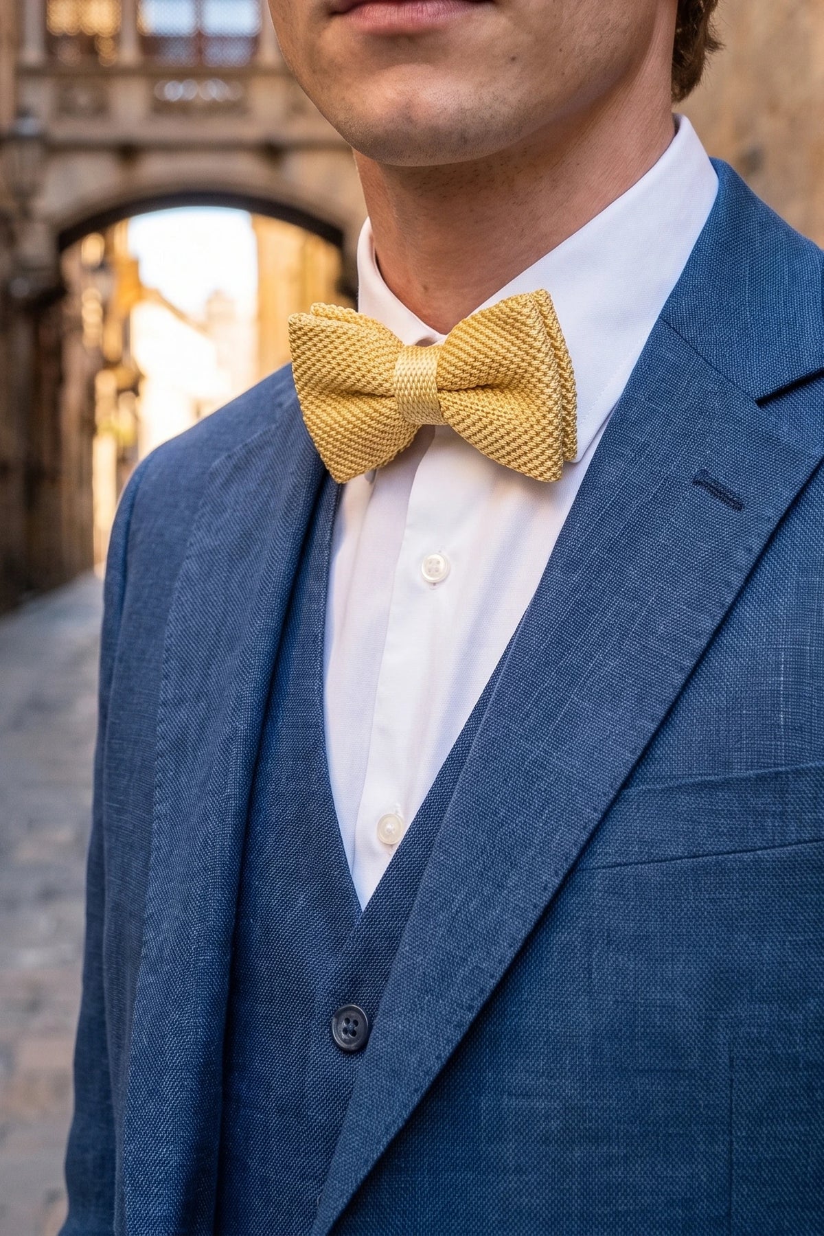 Papillon da uomo giallo lavorato a maglia