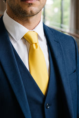 Cravatta da uomo gialla slim 6 cm