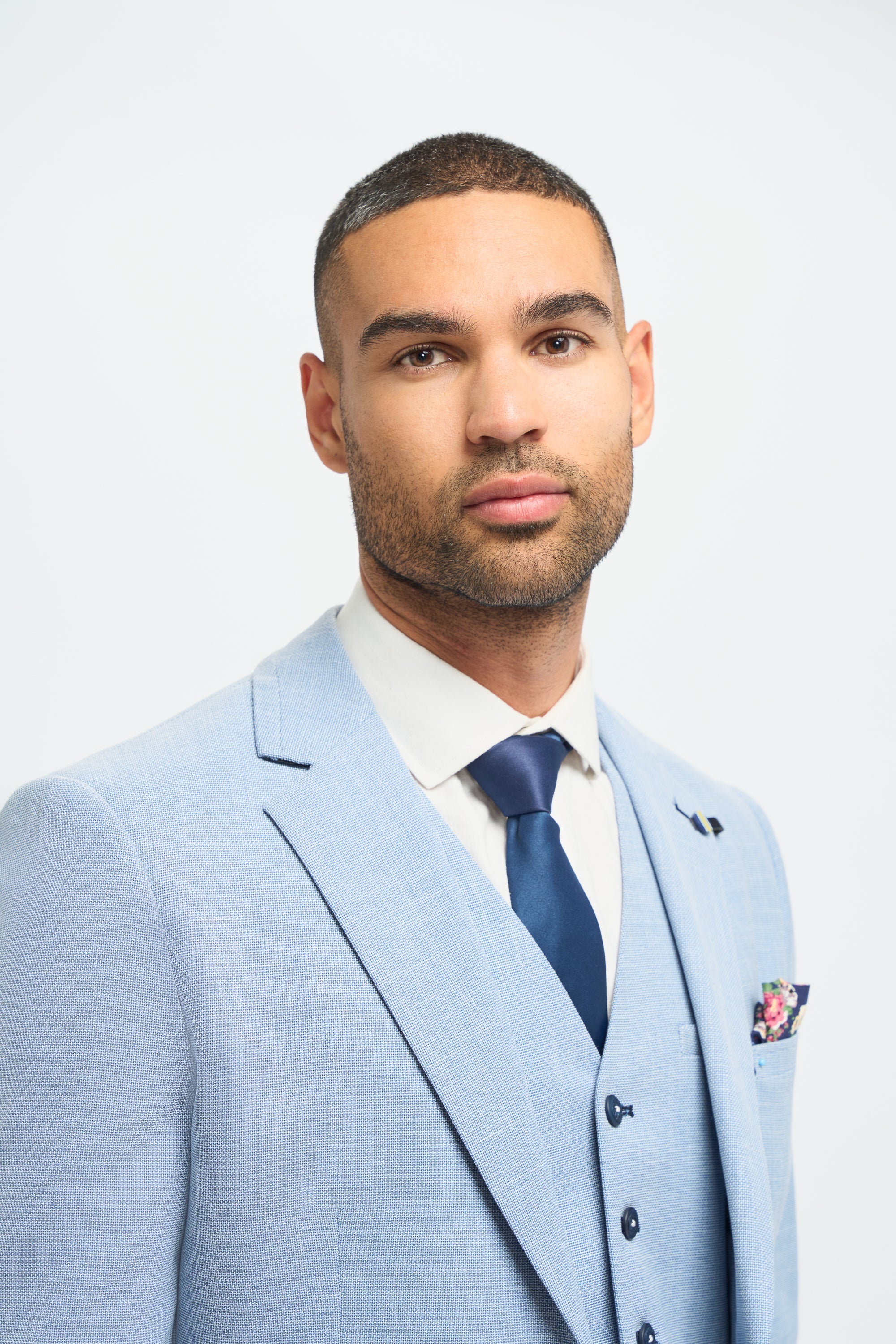 Abito da uomo 3 pezzi azzurro estivo in lino su misura, classico per matrimonio e ballo di fine anno