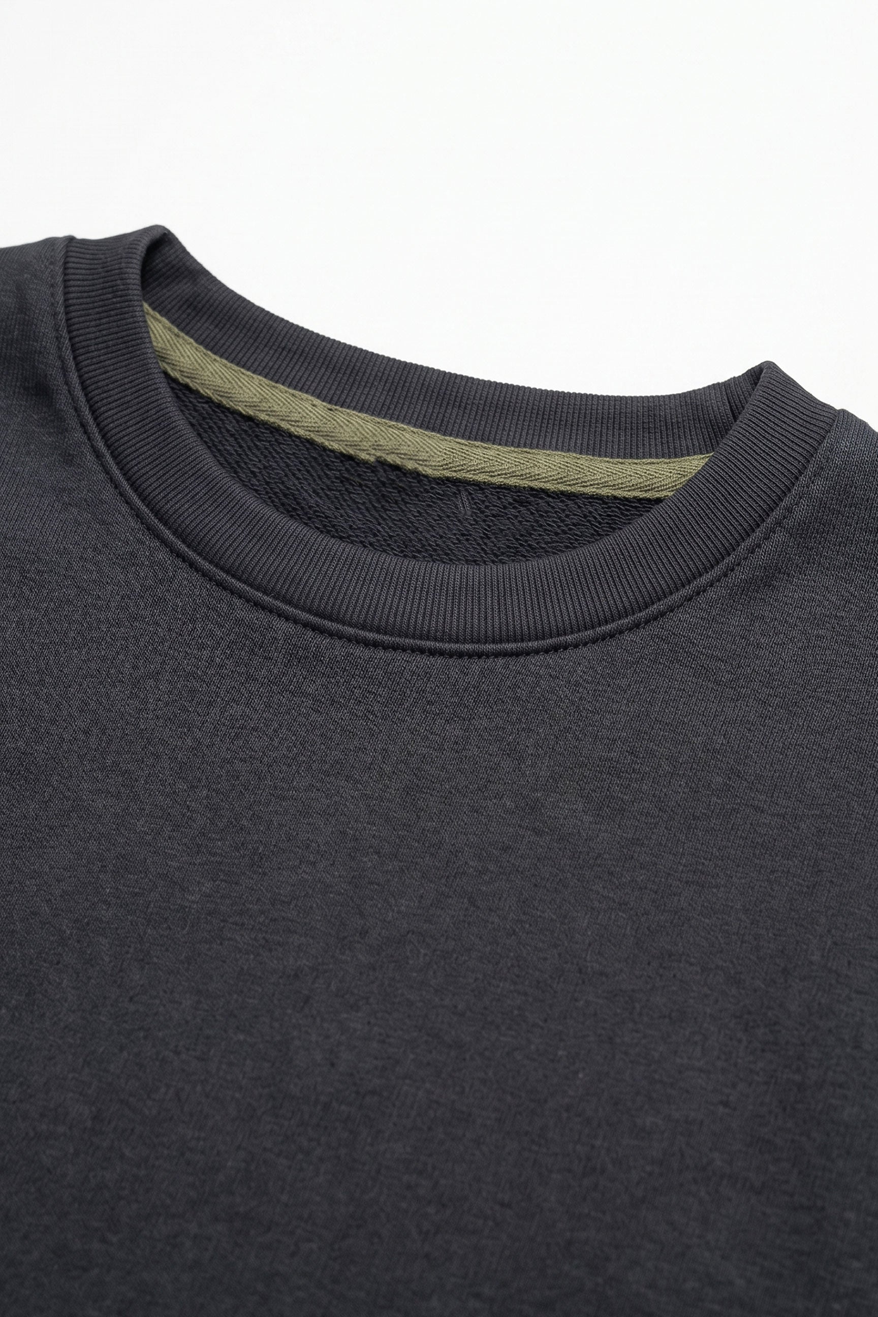 T-shirt da uomo blu scuro, vestibilità comoda, con orlo a vivo, in misto cotone e girocollo.