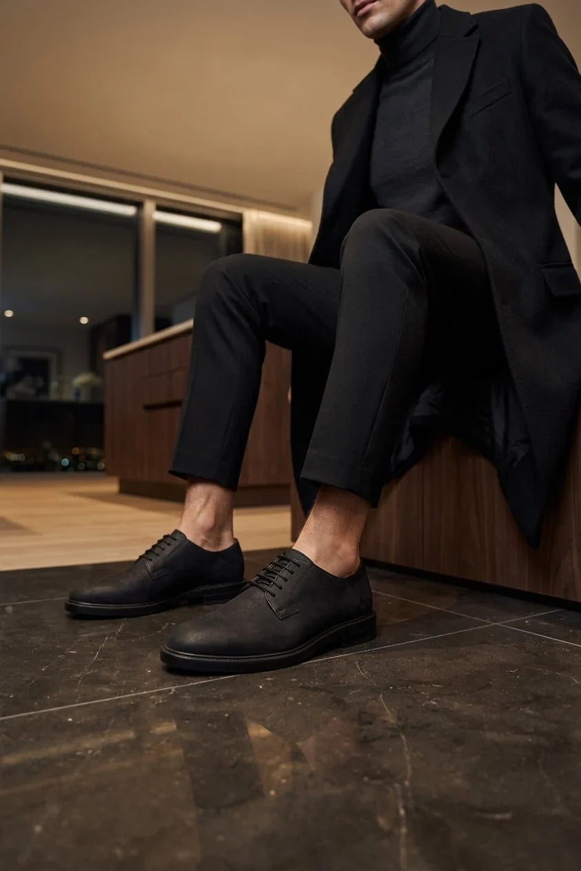 Pedro - Scarpe Derby stringate da uomo in pelle scamosciata nera con finitura opaca