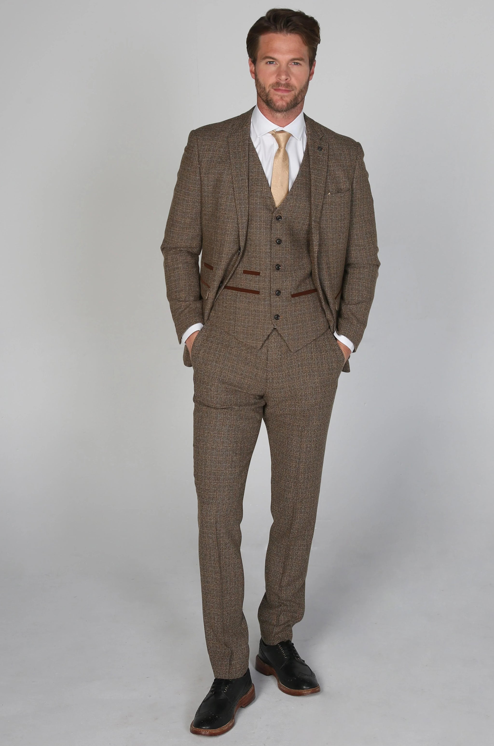 Abito da uomo in tweed a quadri, 3 pezzi - Marrone